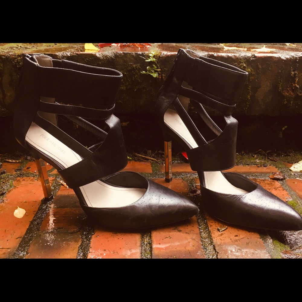 Pour la Victoire Black Stilettos